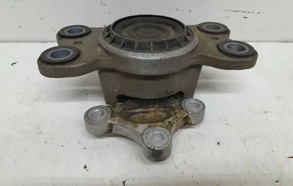 Volvo V60 Engine mount bracket 31262710
