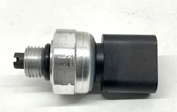Tesla Model Y Air conditioning (A/C) pressure sensor 158161000D