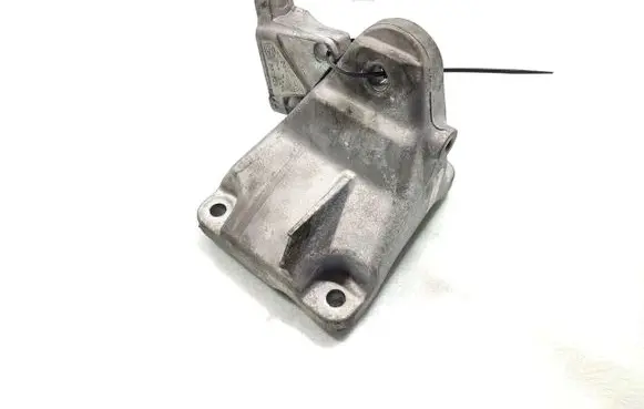 BMW 1 F20 F21 Engine mounting bracket 6869618 8511628