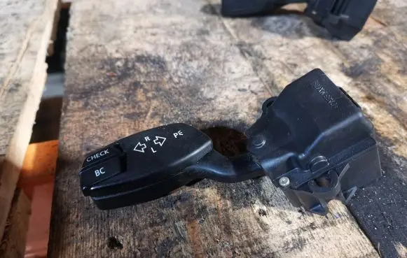 BMW 5 E60 E61 Indicator stalk 6924103