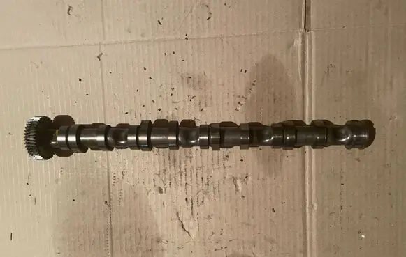 Audi Q7 4L Camshaft 057102AT