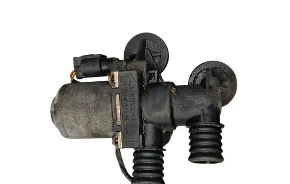 BMW 3 E46 Coolant heater control valve 8369805