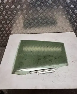 Toyota Prius (XW50) Rear door window glass