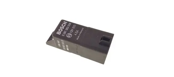Volkswagen Golf VI Glow plug pre-heat relay 0281003038 038907281D