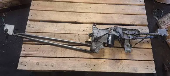 Peugeot 807 Front wiper linkage and motor 2375A