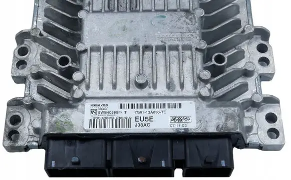 Ford Focus Engine control unit/module 7G9112A650TE 5WS40589FT EU5E