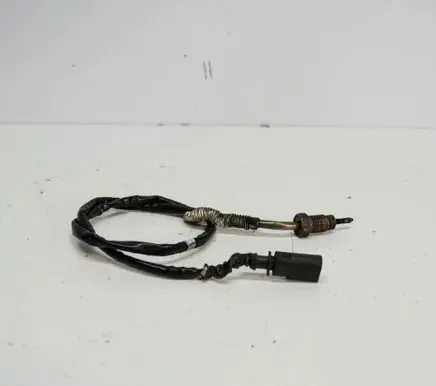 Volkswagen Touran I Oil temperature sensor 03L906088EC
