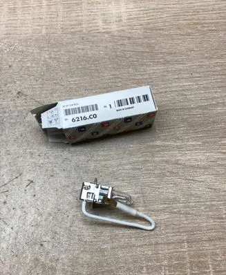 Peugeot 106 Headlight/headlamp bulb 6216C0