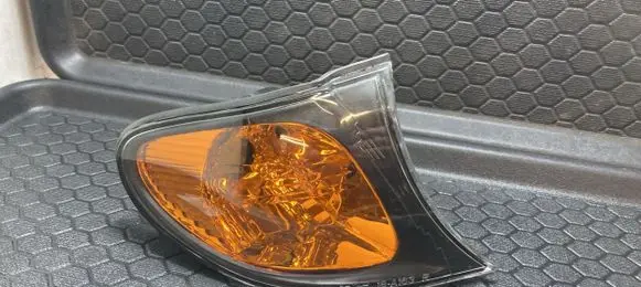 BMW 3 E90 E91 Front indicator light