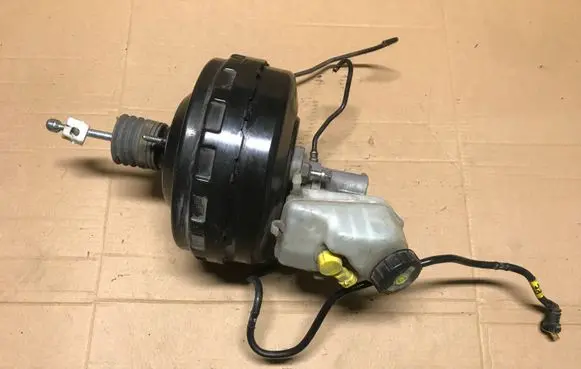 Opel Insignia A Brake booster 13228183