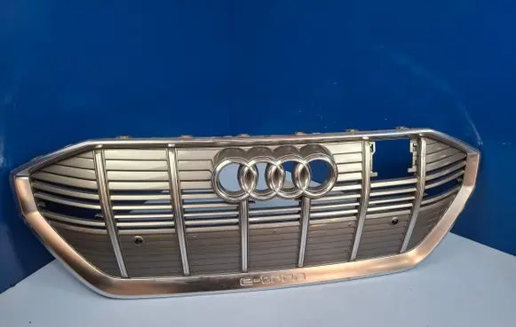 Audi e-tron Front bumper upper radiator grill 4KE853651 4KE853651A 4KE853651B