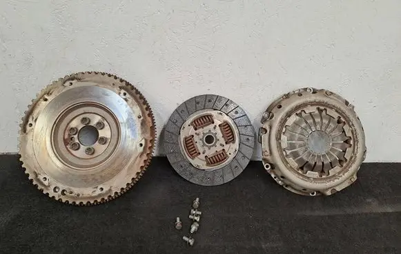 Renault Clio IV Clutch set kit 123116079R 301012218R