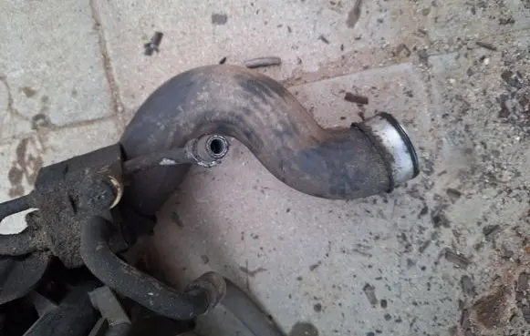 Volkswagen Golf V Intercooler hose/pipe