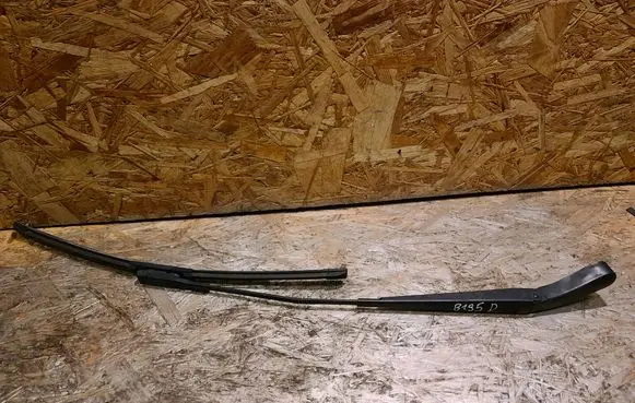 Volvo V70 Front wiper blade arm 30655615