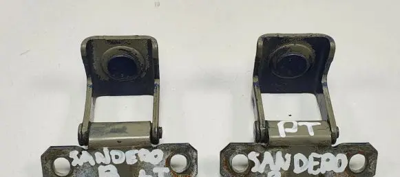 Dacia Sandero Tailgate/trunk/boot hinge M617219