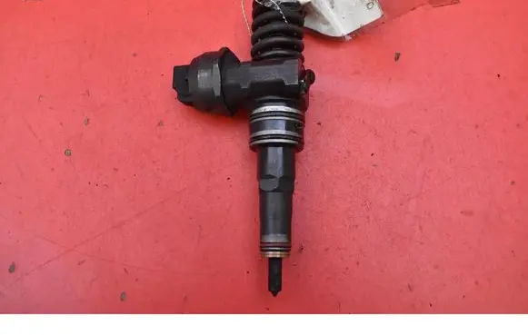Volkswagen Touran I Fuel injector 038130073AJ