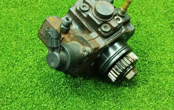 Renault Trafic III (X82) Fuel injection high pressure pump 167008960R HMLGT8980R 0445010404