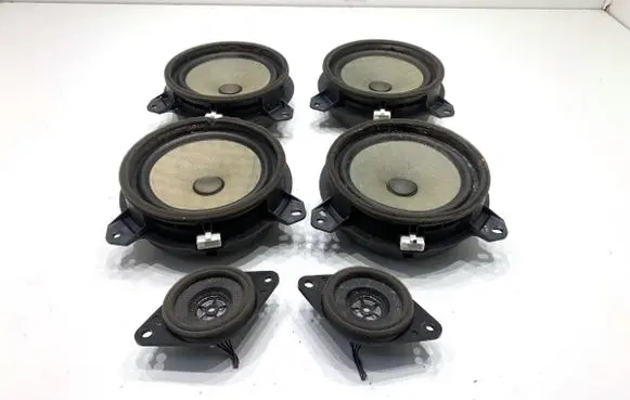 Toyota RAV 4 (XA40) Audio system kit 