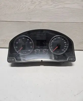 Volkswagen Golf V Speedometer (instrument cluster) 1K0920864AX 1K0920884AX