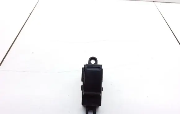 Nissan Primera Electric window control switch 25411AV600 C8DD705N 1933N1