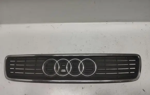 Audi A4 S4 B5 8D Front grill