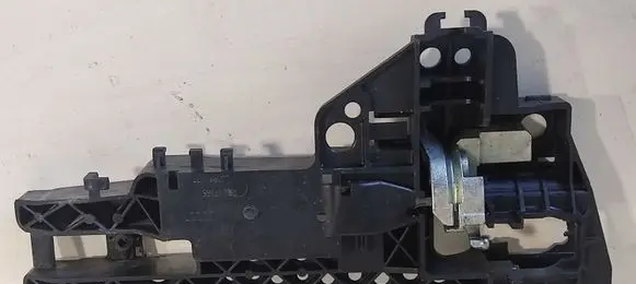 Rear door exterior handle/bracket