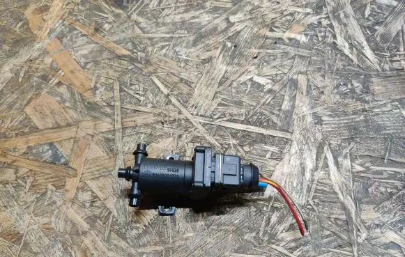 Mercedes-Benz S W140 Vacuum valve A1408001378