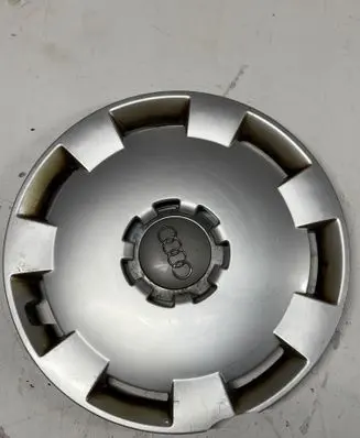Audi A4 S4 B7 8E 8H R16 wheel hub/cap/trim 8P0601147A