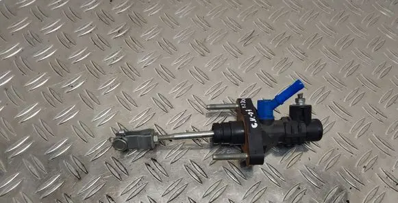 Clutch slave cylinder