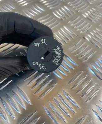 Passenger airbag on/off switch