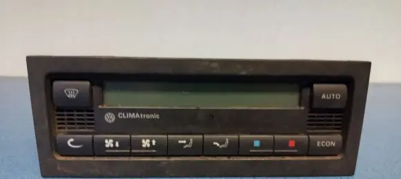 Volkswagen PASSAT B5.5 Climate control unit 0005GP