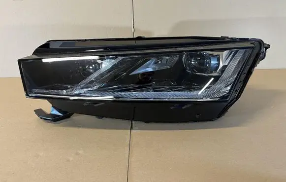 Skoda Octavia Mk4 Headlight/headlamp 5E4941015A