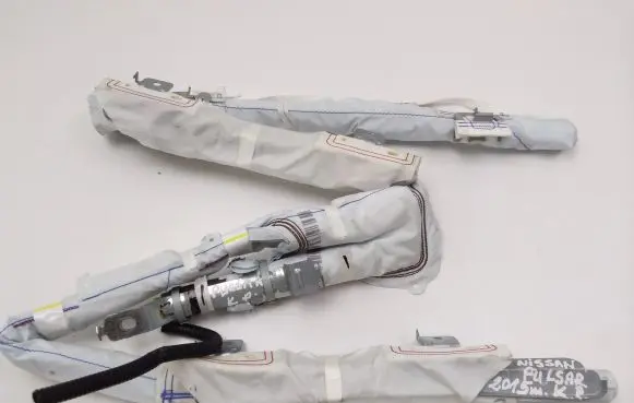 Nissan Pulsar Roof airbag