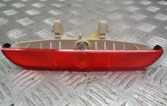 Mazda 3 I Third/center stoplight