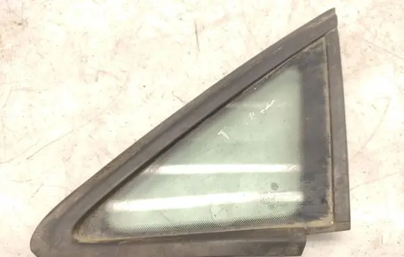 Volkswagen Touran I Front triangle window/glass 43R00048 M68 AS2