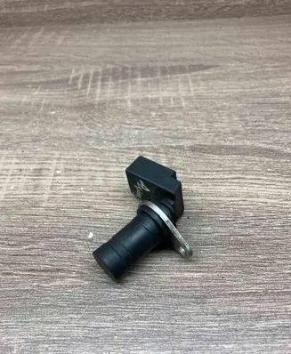 BMW X3 E83 Crankshaft position sensor 1709616 1629907