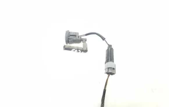BMW 3 E46 Windshield washer spray nozzle 7056731 61667056731