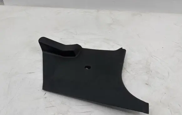 Foot area side trim
