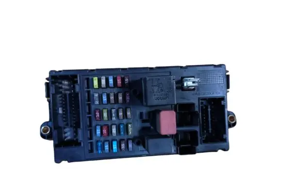 Iveco Daily 35 - 40.10 Fuse module 69500771 554953020100