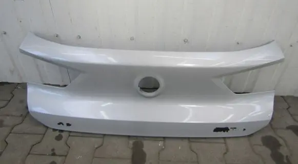BMW X2 F39 Trunk door license plate light bar 7428466