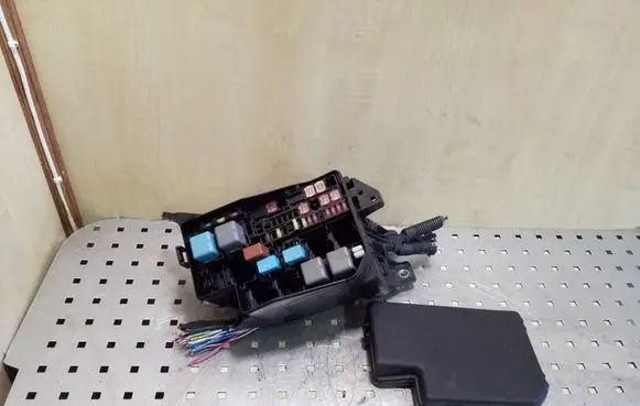 Toyota RAV 4 (XA30) Fuse box set 8266242191
