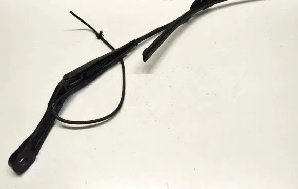 Tesla Model 3 Windshield/front glass wiper blade 107672800C