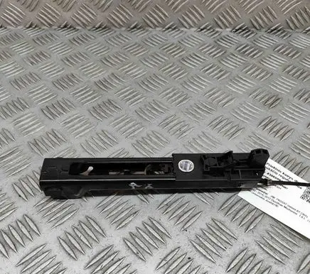 Volkswagen PASSAT B7 Seat belt adjustment motor 1T0857819B