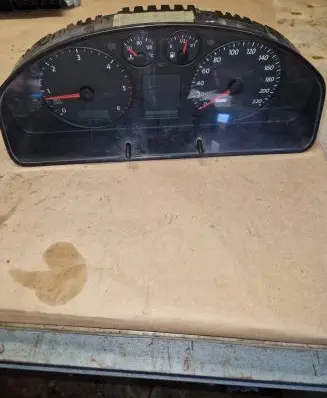 Volkswagen Transporter - Caravelle T5 Speedometer (instrument cluster) 88311346