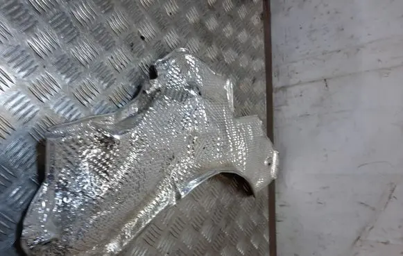 BMW 6 F12 F13 Heat shield in engine bay 7186860