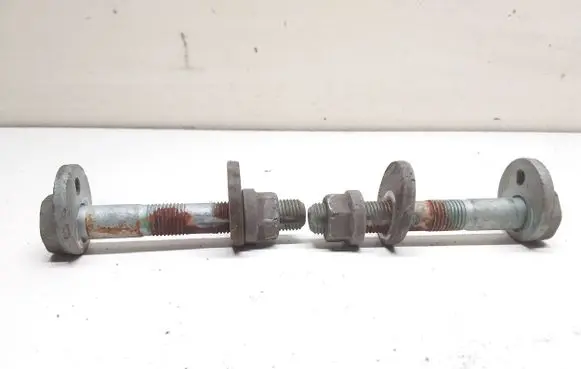 Toyota Prius (XW50) Rear suspension camber bolt