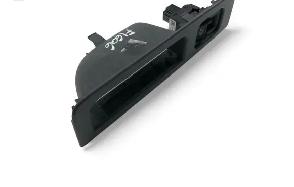 Volvo V50 Electric window control switch 8679477