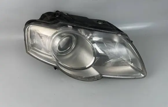 Volkswagen PASSAT B6 Headlight/headlamp 3C0941006J