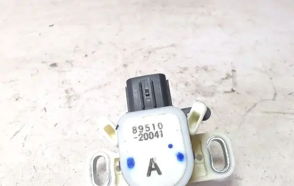 Toyota Avensis T270 Sensor 8951020041