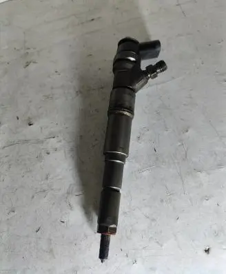 BMW 5 E60 E61 Fuel injector 0445110212